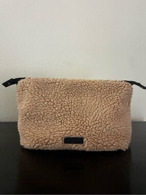 Athleta - spacious accessory bag